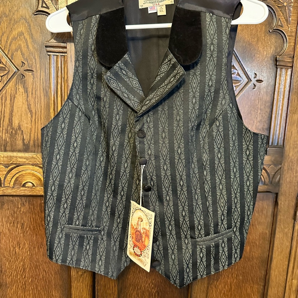 Lady Wah Maker Elegant Black on Black Patterned Women's Vest
